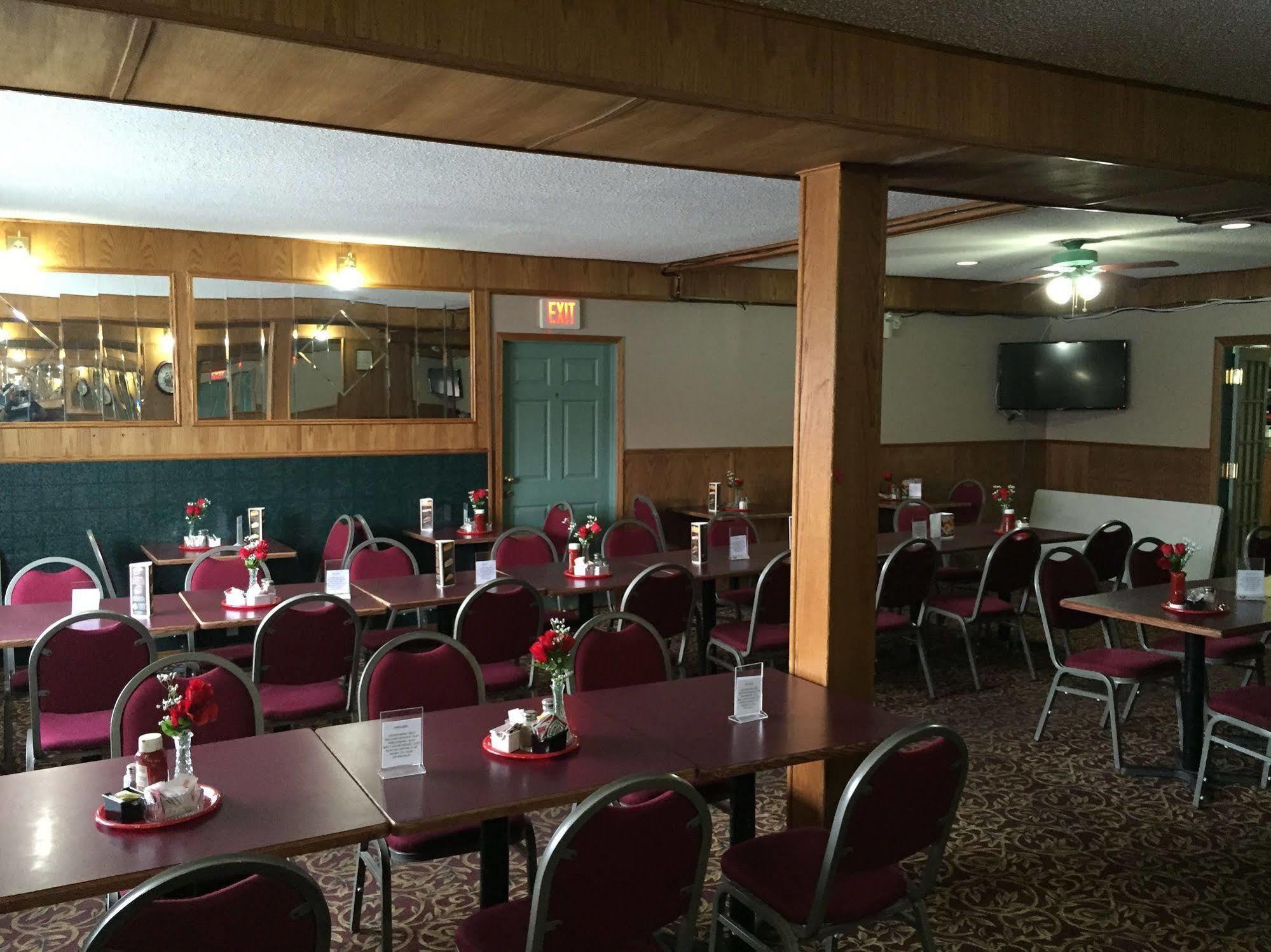 King'S Hotel & Motel By Elevate Rooms Shaunavon Exterior foto