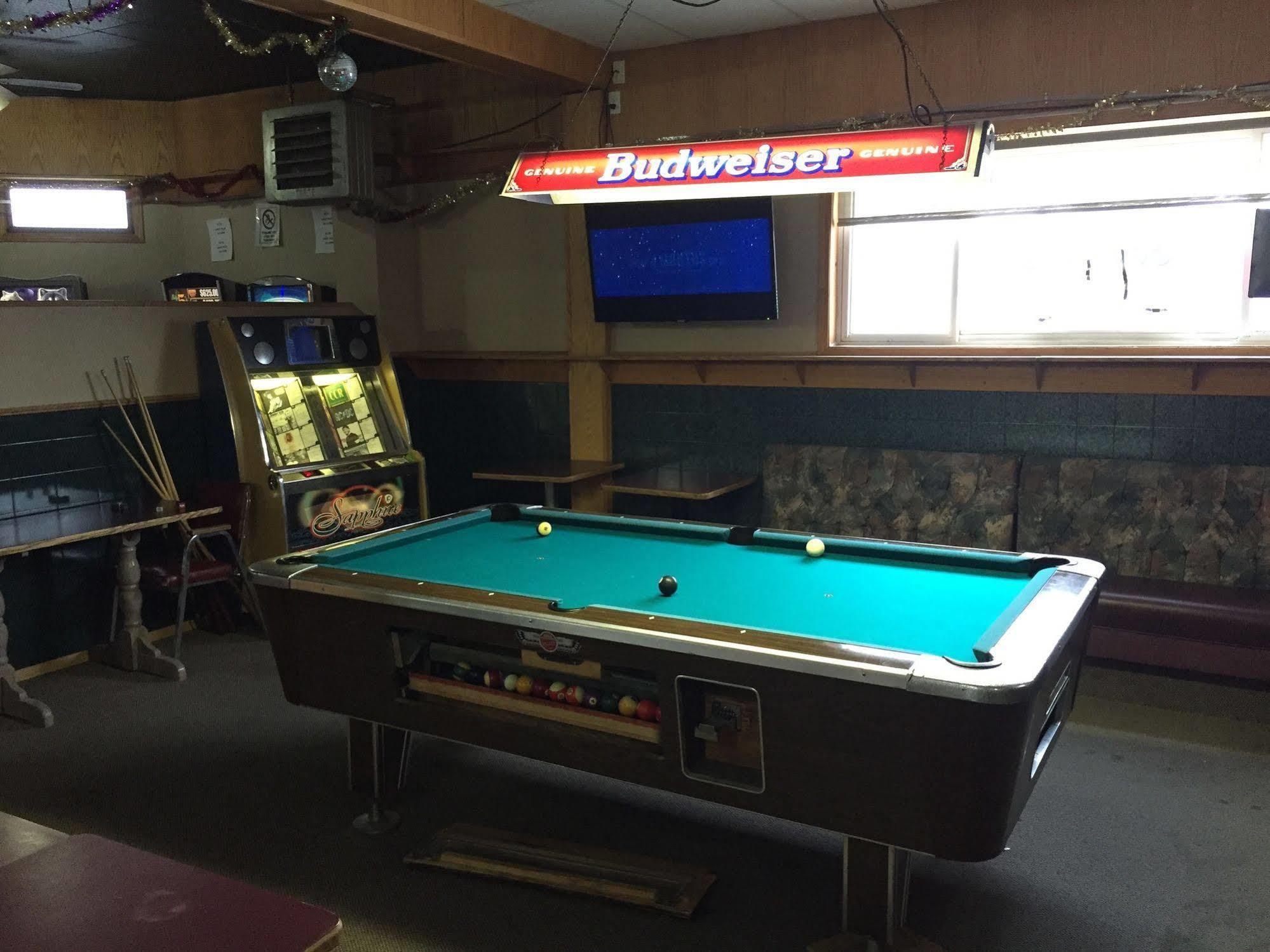 King'S Hotel & Motel By Elevate Rooms Shaunavon Exterior foto